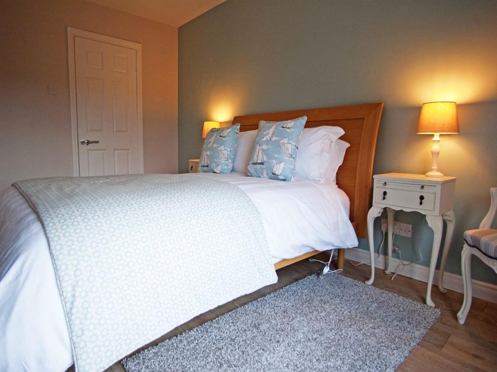 Bunlin Bay House Bed and Breakfast Milford Rum bild